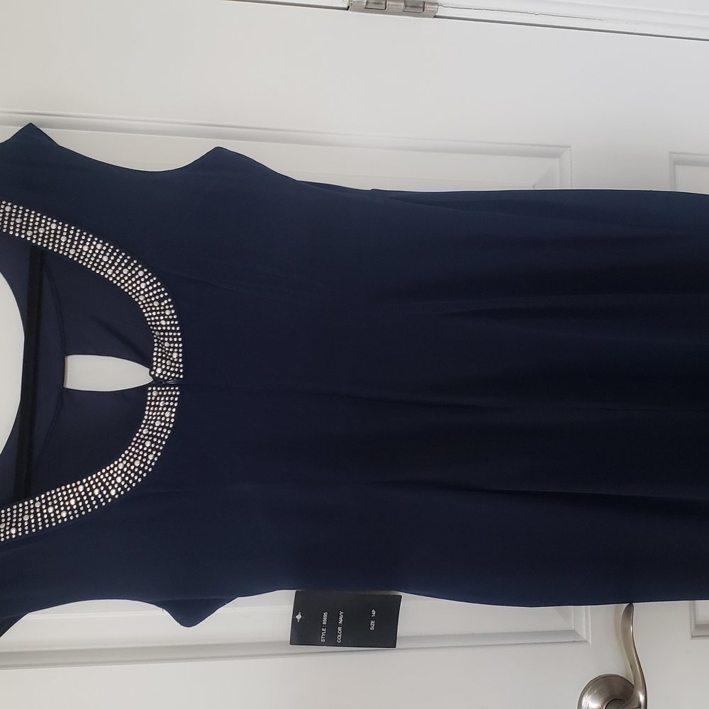 Chic Blue Midi Dress with Timeless Elegance - Picture 3 of 5